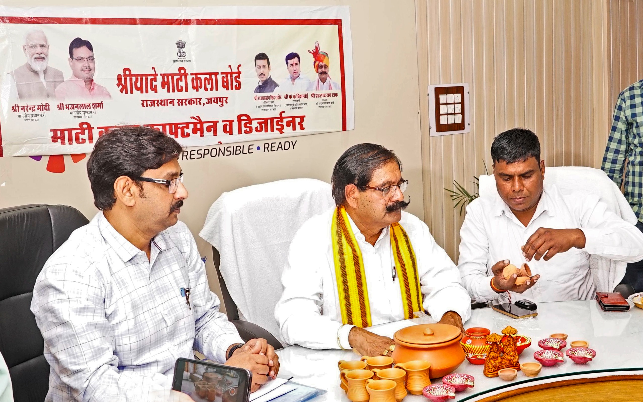 माटी कलाकारों को वर्ष पर्यंत मिलेगा रोजगार और होगी दोगुनी आय माटी कलाकारों को वर्ष पर्यंत मिलेगा रोजगार और होगी दोगुनी आय