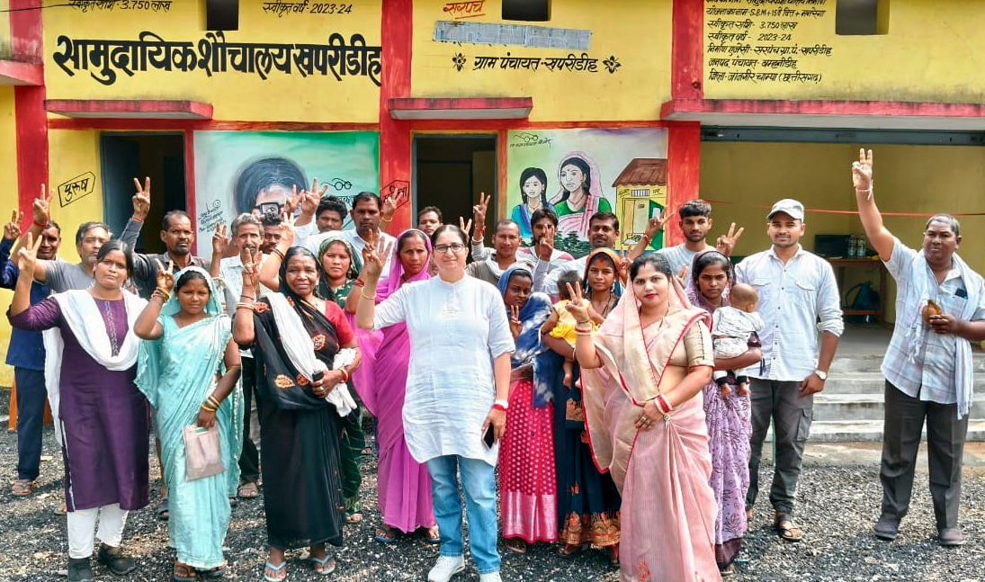राज्य सलाहकार श्रीमती मोनिका सिंह ने बम्हनीडीह जनपद के ग्रामों का किया निरीक्षण राज्य सलाहकार श्रीमती मोनिका सिंह ने बम्हनीडीह जनपद के ग्रामों का किया निरीक्षण