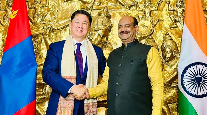 मंगोलियाई राष्ट्रपति के साथ ओम बिरला मंगोलियाई राष्ट्रपति के साथ ओम बिरला