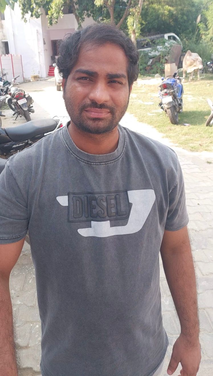 गिरफ्तार किया गया आरोपित गिरफ्तार किया गया आरोपित