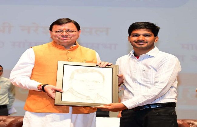 मुख्यमंत्री पुष्कर सिंह धामी अभ्यर्थियों को नियुक्ति पत्र प्रदान करते। मुख्यमंत्री पुष्कर सिंह धामी अभ्यर्थियों को नियुक्ति पत्र प्रदान करते।