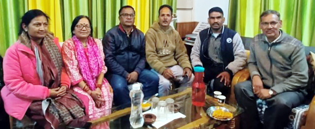 बैठक में उपस्थित कर्मचारी नेता। बैठक में उपस्थित कर्मचारी नेता।