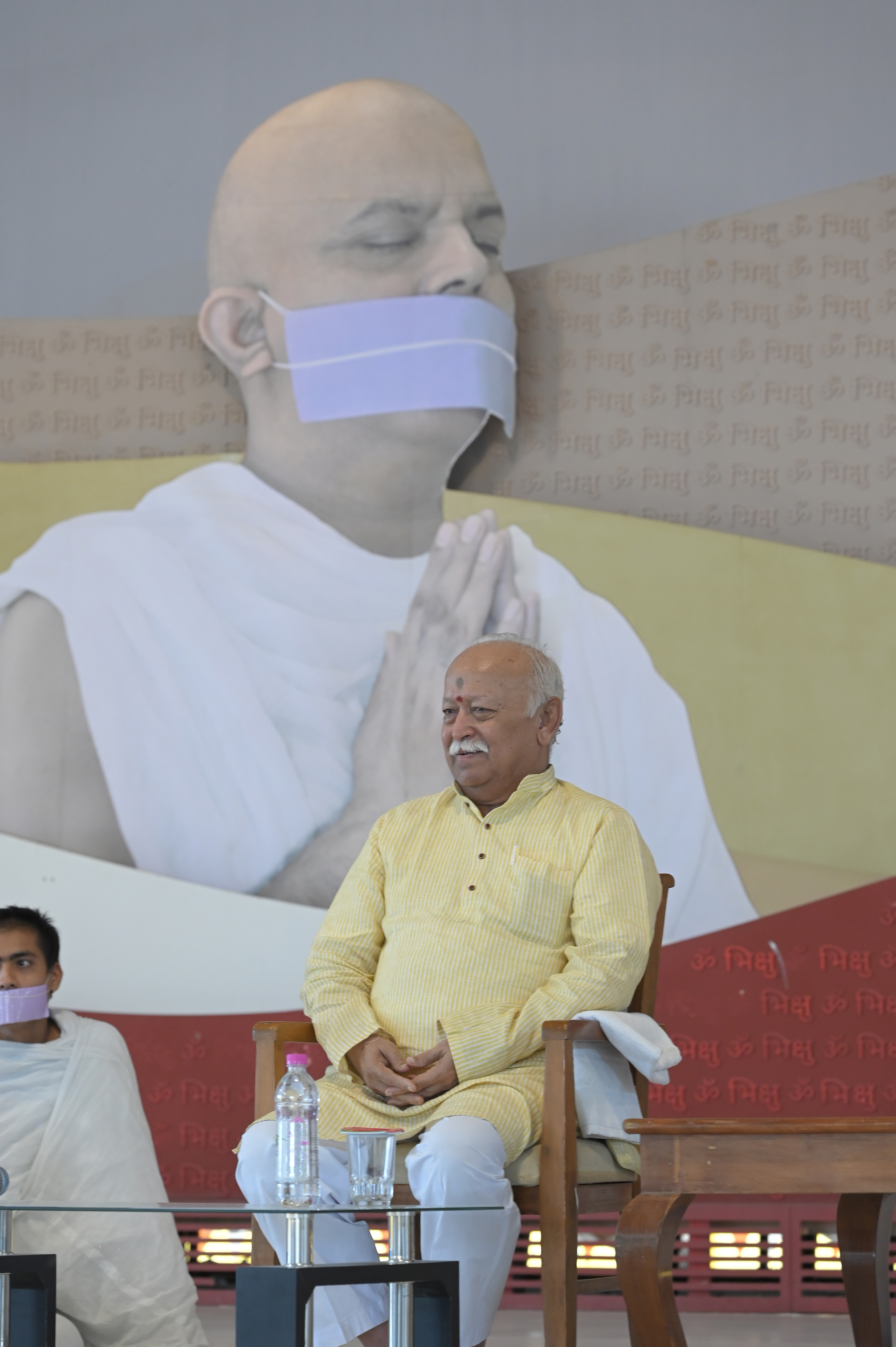 સરસંઘચાલક મોહન ભાગવતએ આજરોજ પ્રેક્ષા વિશ્વ ભારતી ધ્યાન કેન્દ્ર, ગાંધીનગરખાતે આચાર્ય મહાશ્રમણજી સાથે ભેટ કરી. સરસંઘચાલક મોહન ભાગવતએ આજરોજ પ્રેક્ષા વિશ્વ ભારતી ધ્યાન કેન્દ્ર, ગાંધીનગરખાતે આચાર્ય મહાશ્રમણજી સાથે ભેટ કરી.