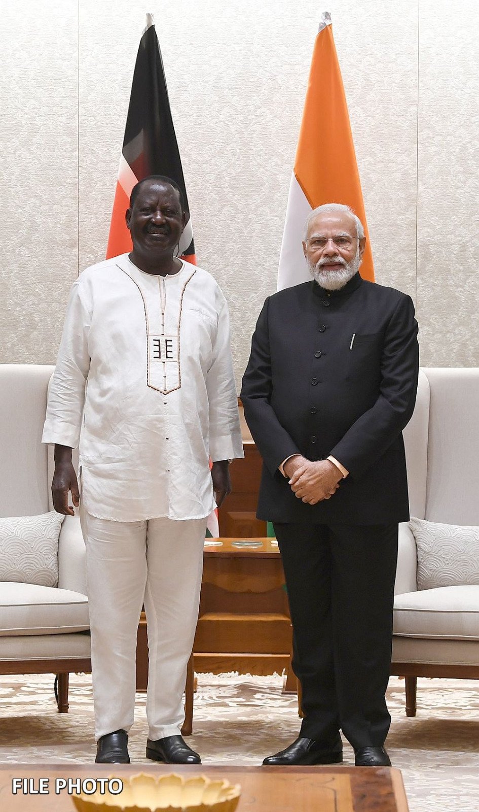 प्रधानमंत्री नरेन्द्र मोदी और केन्या के पूर्व प्रधानमंत्री रैला ओडिंगा (फाइल फोटो) प्रधानमंत्री नरेन्द्र मोदी और केन्या के पूर्व प्रधानमंत्री रैला ओडिंगा (फाइल फोटो)