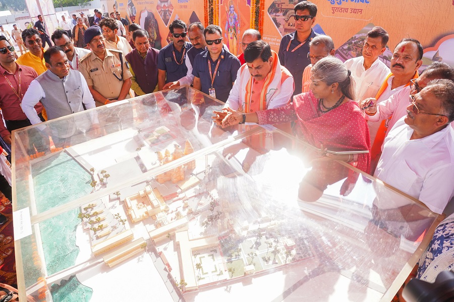 मुख्यमंत्री डॉ. मोहन यादव ने ओरछा में श्रीराम राजा लोक के द्वितीय चरण के प्रस्तावित निर्माण कार्यो की जानकारी ली मुख्यमंत्री डॉ. मोहन यादव ने ओरछा में श्रीराम राजा लोक के द्वितीय चरण के प्रस्तावित निर्माण कार्यो की जानकारी ली