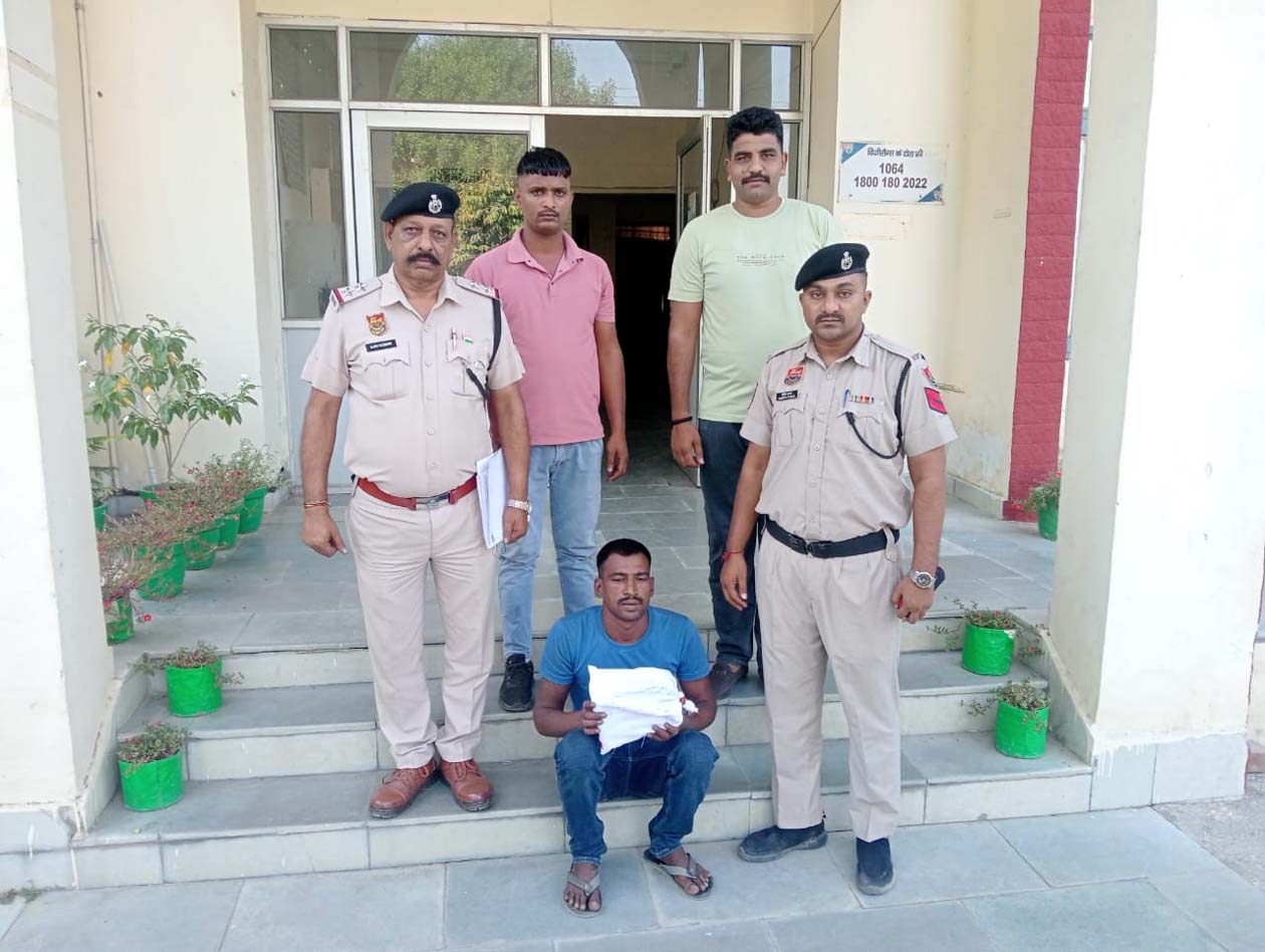 पकड़ा गया चोरी का आरोपी। पकड़ा गया चोरी का आरोपी।