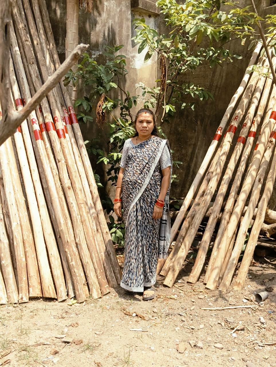 बिर्रा गांव की रश्मि ने बदली अपनी तकदीर, अब 20 हजार महीने की कमाई से बनी आत्मनिर्भर महिला उद्यमी बिर्रा गांव की रश्मि ने बदली अपनी तकदीर, अब 20 हजार महीने की कमाई से बनी आत्मनिर्भर महिला उद्यमी