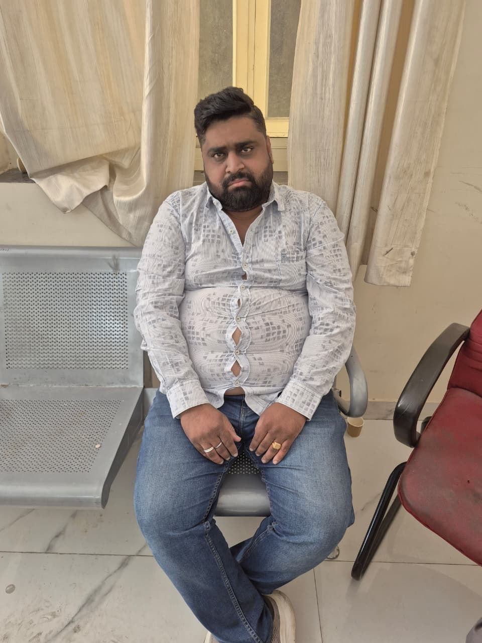 आयकर विभाग जयपुर रेंज-प्रथम का एमटीएस दस हजार रुपये की रिश्वत लेते गिरफ्तार आयकर विभाग जयपुर रेंज-प्रथम का एमटीएस दस हजार रुपये की रिश्वत लेते गिरफ्तार