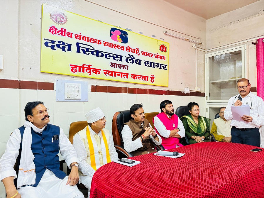 उप मुख्यमंत्री राजेन्द्र शुक्ल ने देखी सागर जिले के राहतगढ़ सिविल अस्पताल की व्‍यवस्‍थाएं