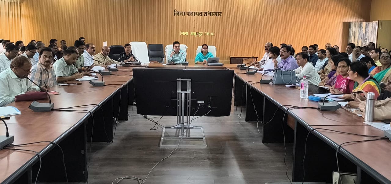 जनजातीय कार्य, शिक्षा विभाग तथा सर्व शिक्षा अभियान की संयुक्त समीक्षा बैठक