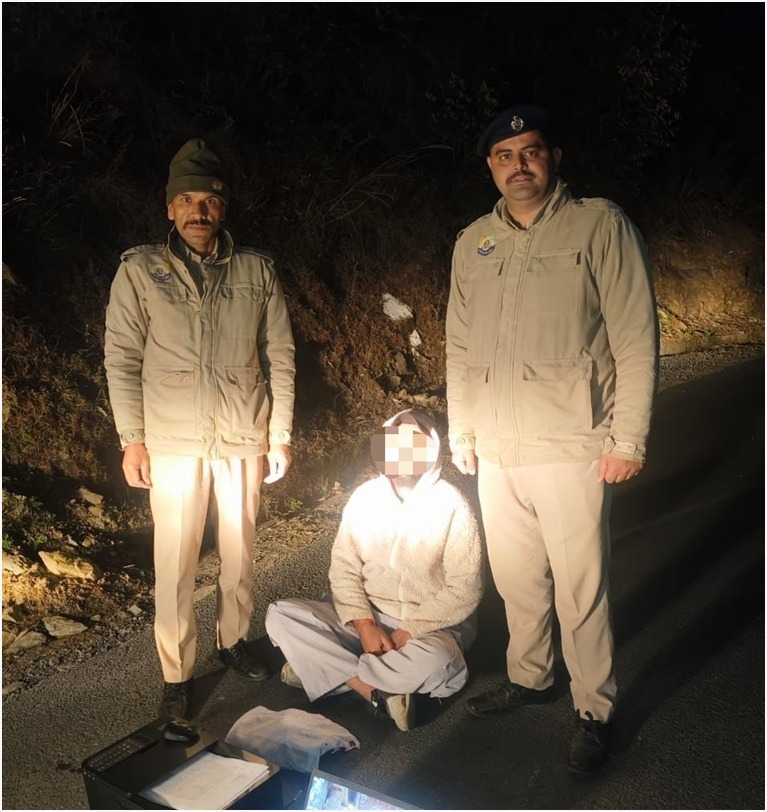शिलाई निवासी से 767 ग्राम चरस बरामद शिलाई निवासी से 767 ग्राम चरस बरामद