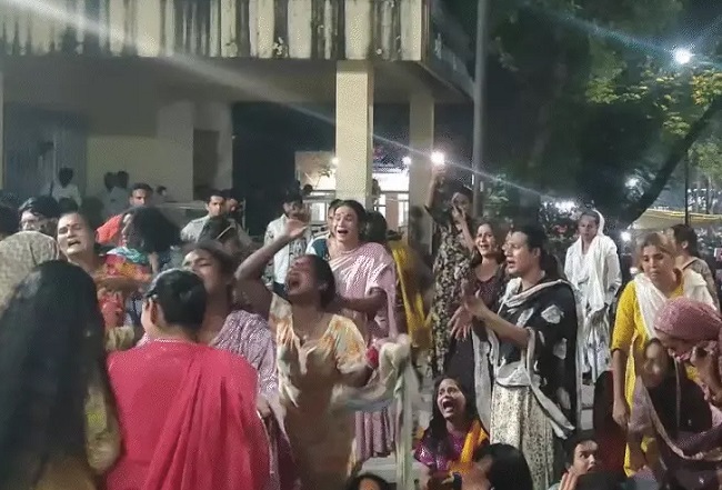 किन्नरों ने एक साथ पिया जहरीला पदार्थ