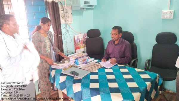 Seoni: Observer inspects Keolari Assembly, issues notice for negligence Seoni: Observer inspects Keolari Assembly, issues notice for negligence
