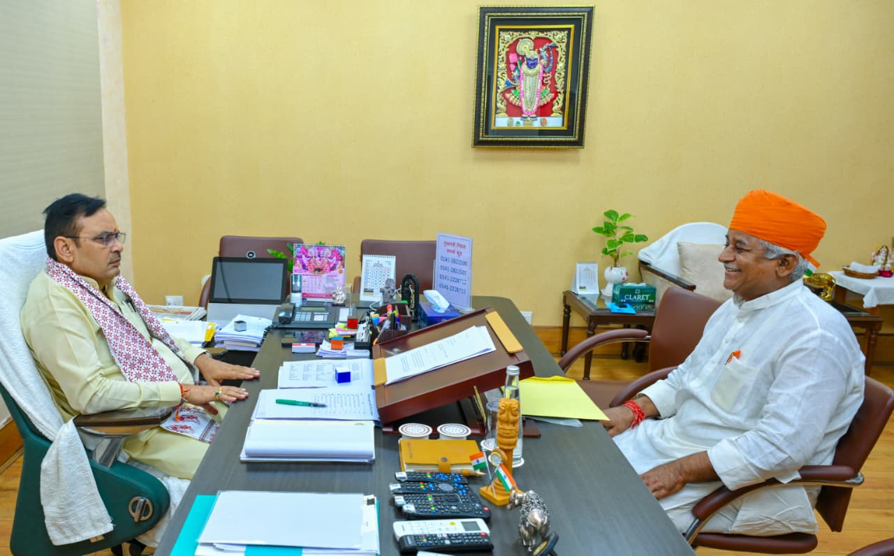 मुख्यमंत्री से मिले विधायक व्यास, गोचर अधिग्रहण प्रस्ताव को खारिज करने की पैरवी की मुख्यमंत्री से मिले विधायक व्यास, गोचर अधिग्रहण प्रस्ताव को खारिज करने की पैरवी की