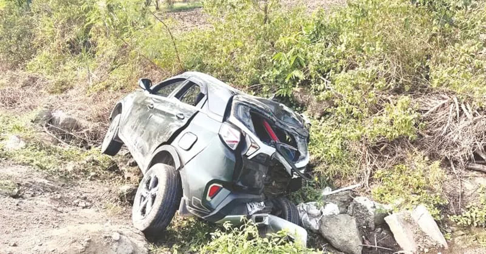दुर्घटना ग्रस्त कार दुर्घटना ग्रस्त कार