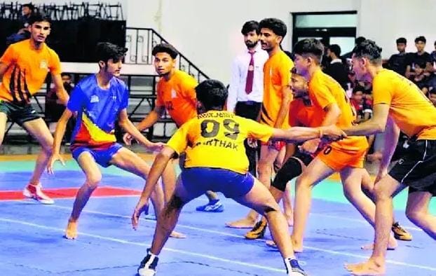 तीन दिवसीय इंटर स्कूल कबड्डी चैंपियनशिप के शुभारंभ पर प्रतिभा करते खिलाड़ी तीन दिवसीय इंटर स्कूल कबड्डी चैंपियनशिप के शुभारंभ पर प्रतिभा करते खिलाड़ी