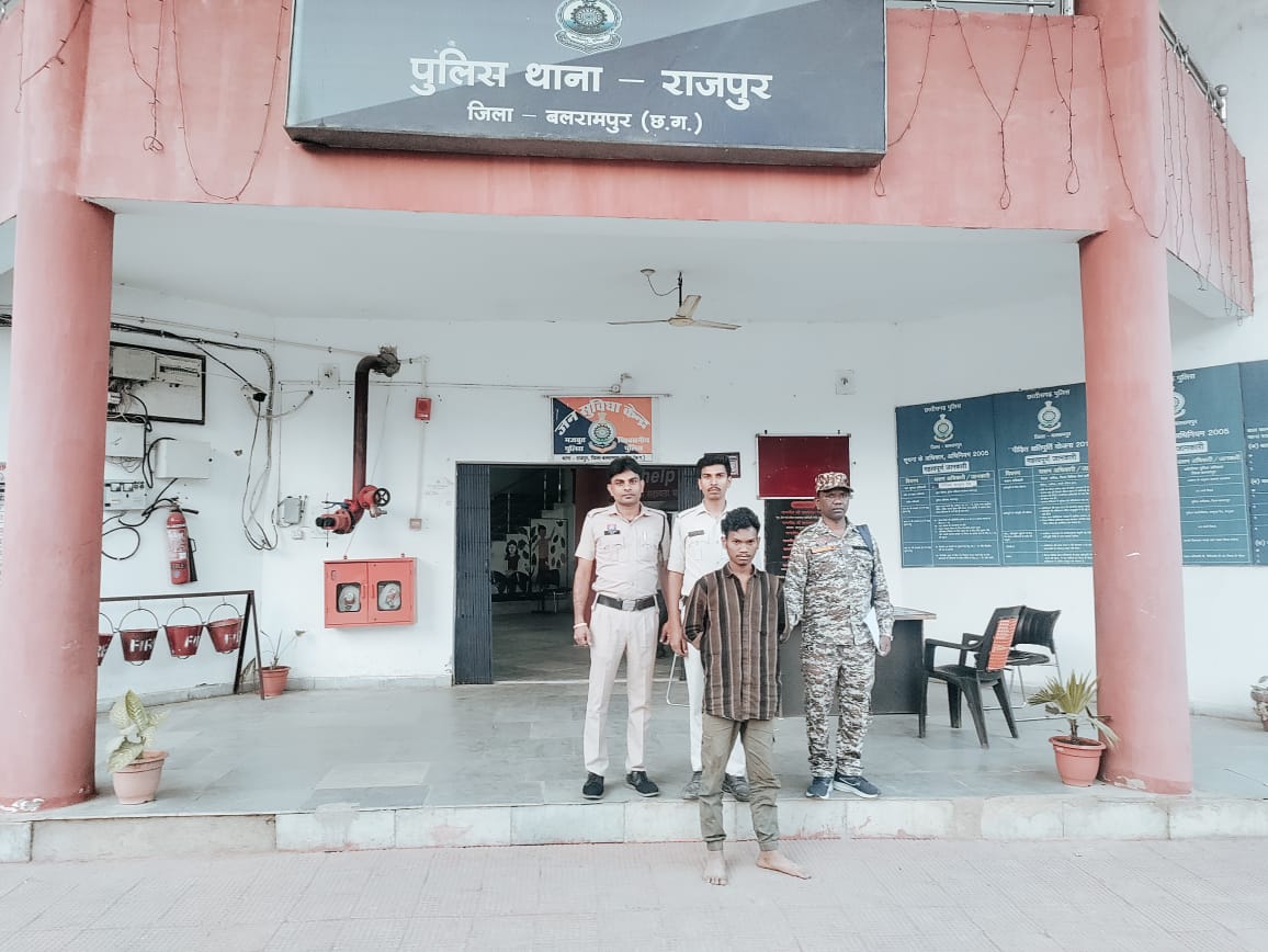 आदतन चोर नीरज सिंह गिरफ्तार : बुजुर्ग महिला के घर में सेंधमारी कर चोरी, गांववालों ने पकड़ा, पुलिस ने जेल भेजा आदतन चोर नीरज सिंह गिरफ्तार : बुजुर्ग महिला के घर में सेंधमारी कर चोरी, गांववालों ने पकड़ा, पुलिस ने जेल भेजा