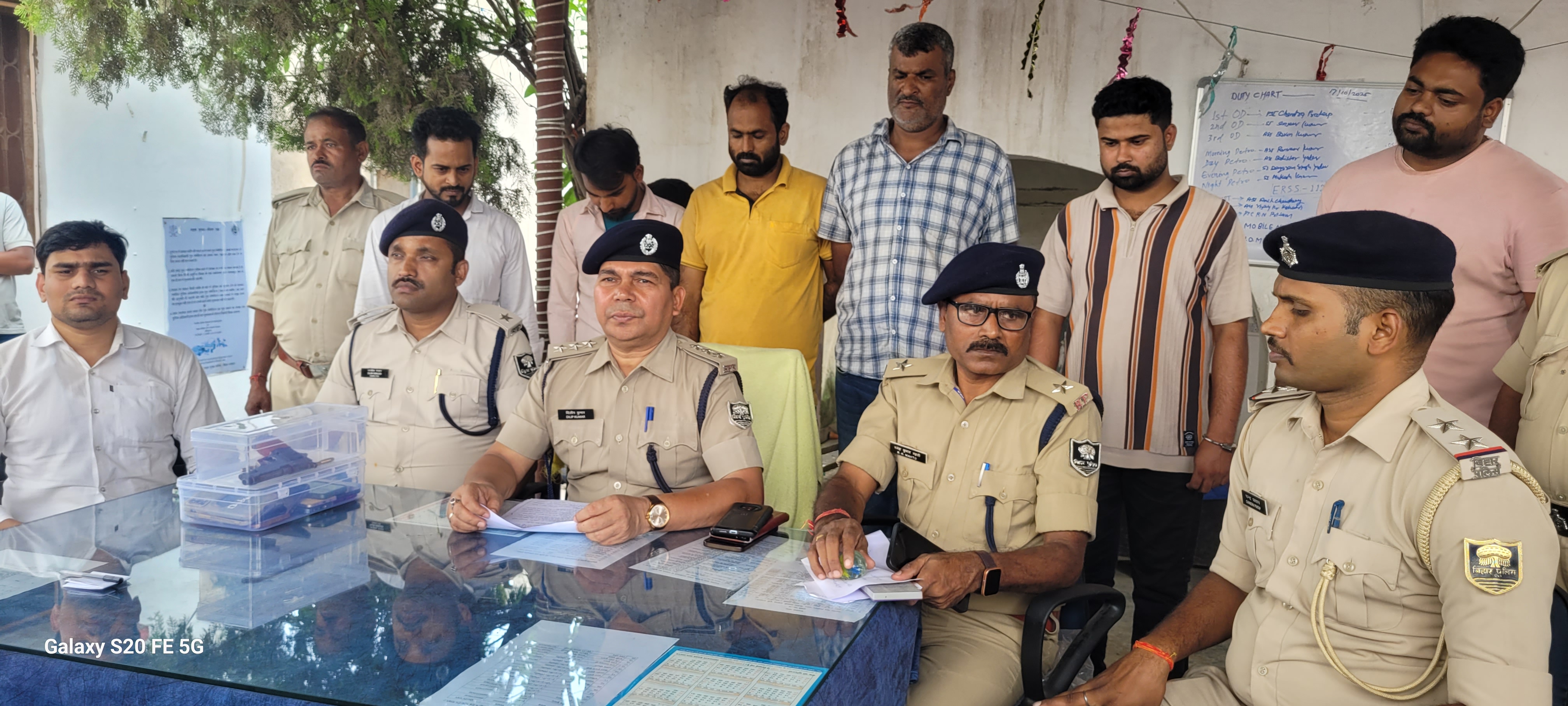 पुलिस गिरफ्त में हत्याकांड के आरोपी पुलिस गिरफ्त में हत्याकांड के आरोपी