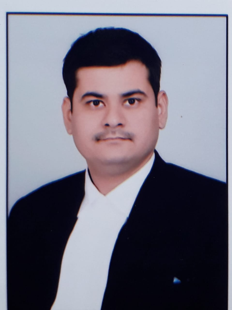 अधिवक्ता इंद्रेश दुबे अधिवक्ता इंद्रेश दुबे