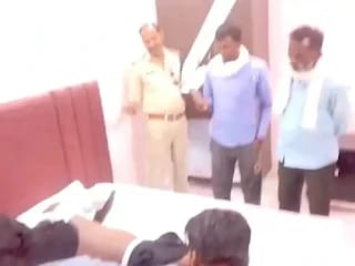 होटल के कमरे से मिली लाश, सल्फास का पैकेट मिला होटल के कमरे से मिली लाश, सल्फास का पैकेट मिला