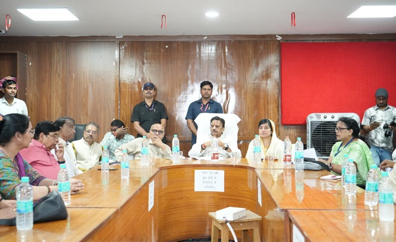 उप मुख्यमंत्री ने जिला चिकित्सालय सीधी में ली बैठक उप मुख्यमंत्री ने जिला चिकित्सालय सीधी में ली बैठक