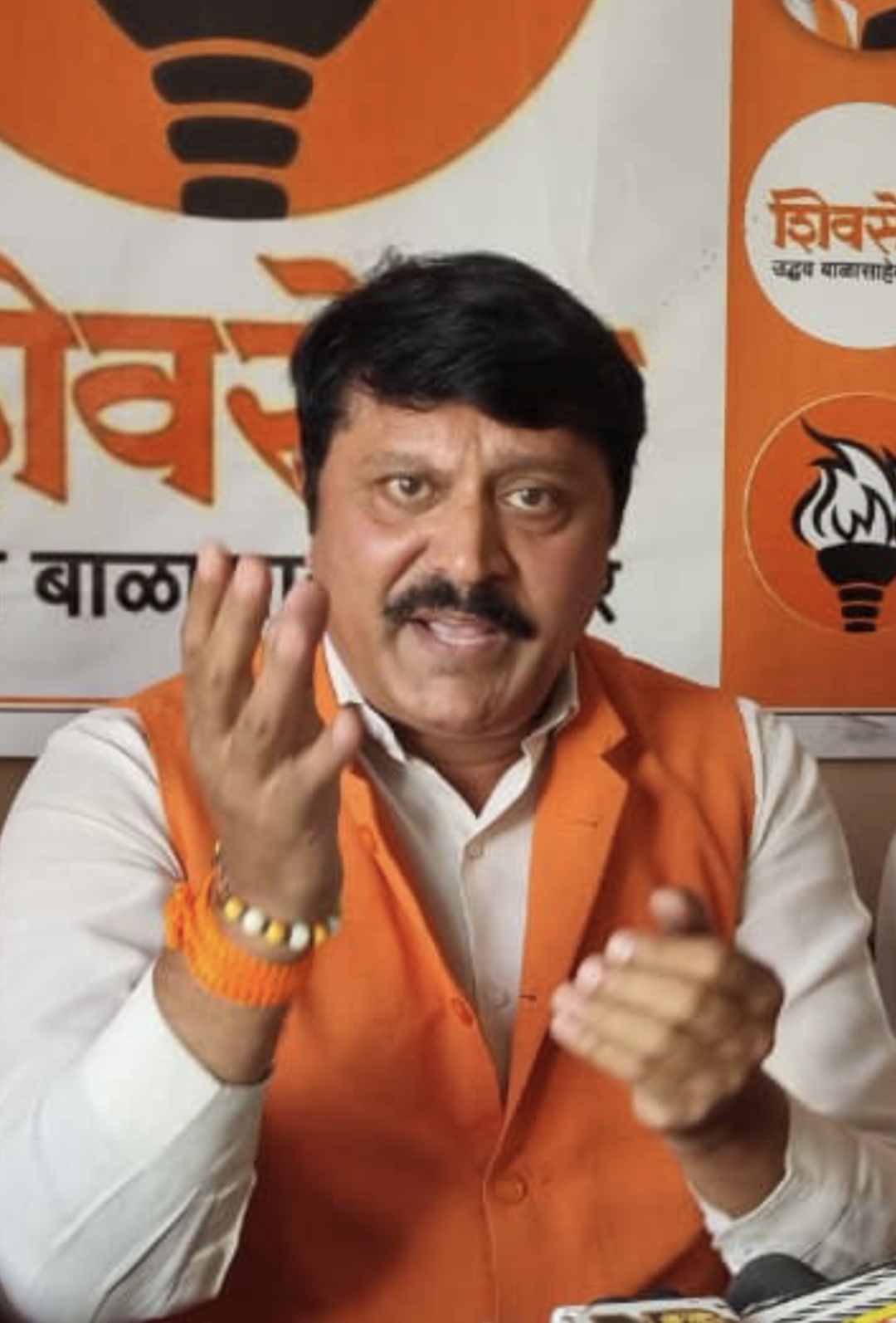दरबार मूव का फैसला सराहनीय्, वयापार व आपसी भाईचारे को मिलेगी मजबूर - शिवसेना दरबार मूव का फैसला सराहनीय्, वयापार व आपसी भाईचारे को मिलेगी मजबूर - शिवसेना