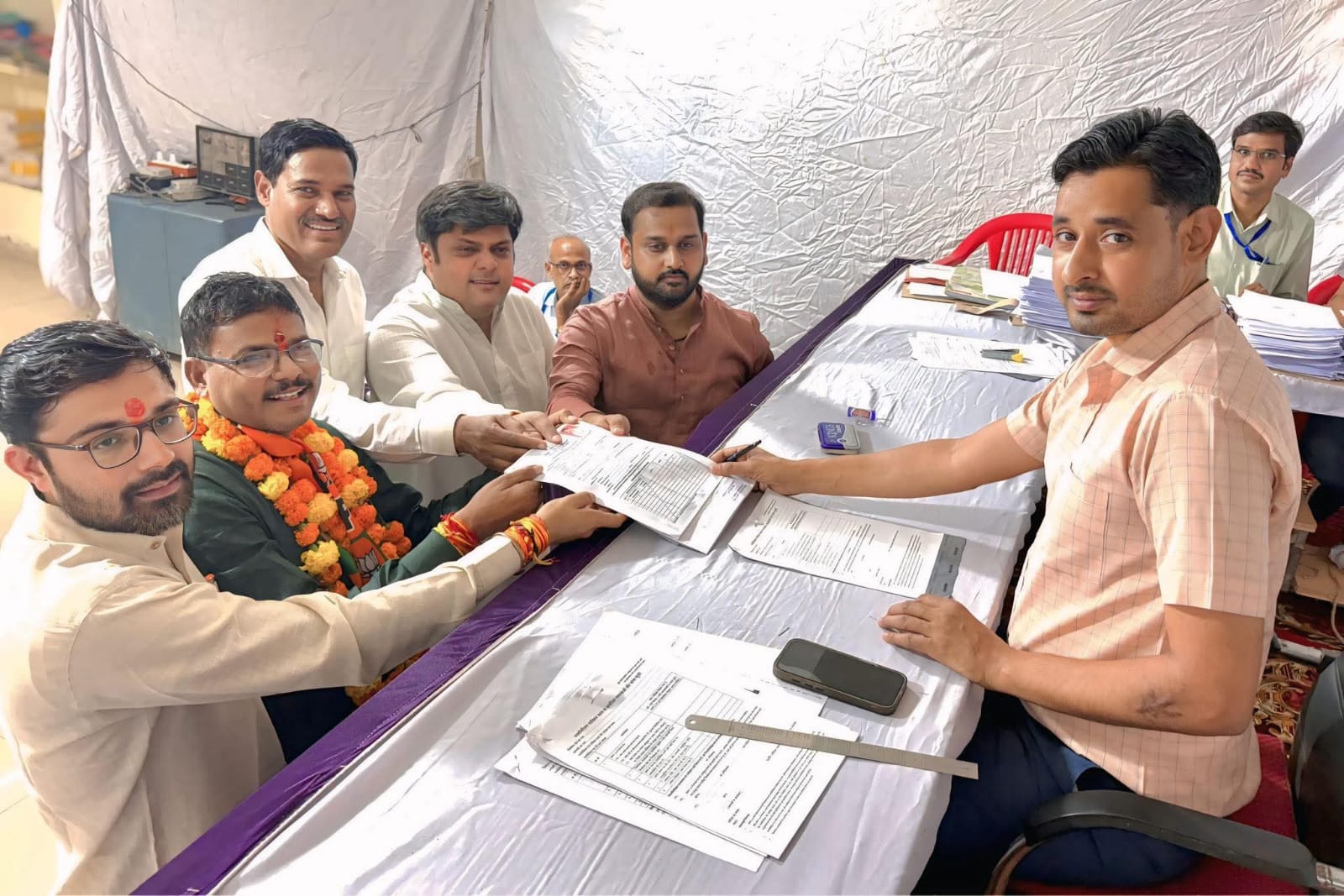 भारतीय जनता पार्टी प्रत्याशी मोरपाल सुमन ने भरा नामांकन भारतीय जनता पार्टी प्रत्याशी मोरपाल सुमन ने भरा नामांकन