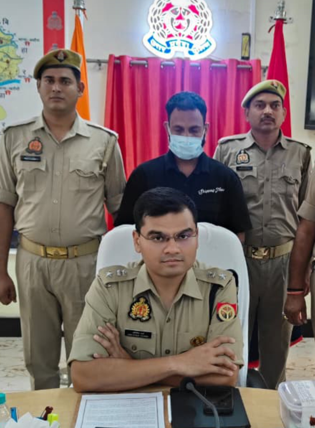 गिरफ्तार आरोपी के बारे में जानकारी देते पुलिस अधीक्षक अभिषेक वर्मा गिरफ्तार आरोपी के बारे में जानकारी देते पुलिस अधीक्षक अभिषेक वर्मा