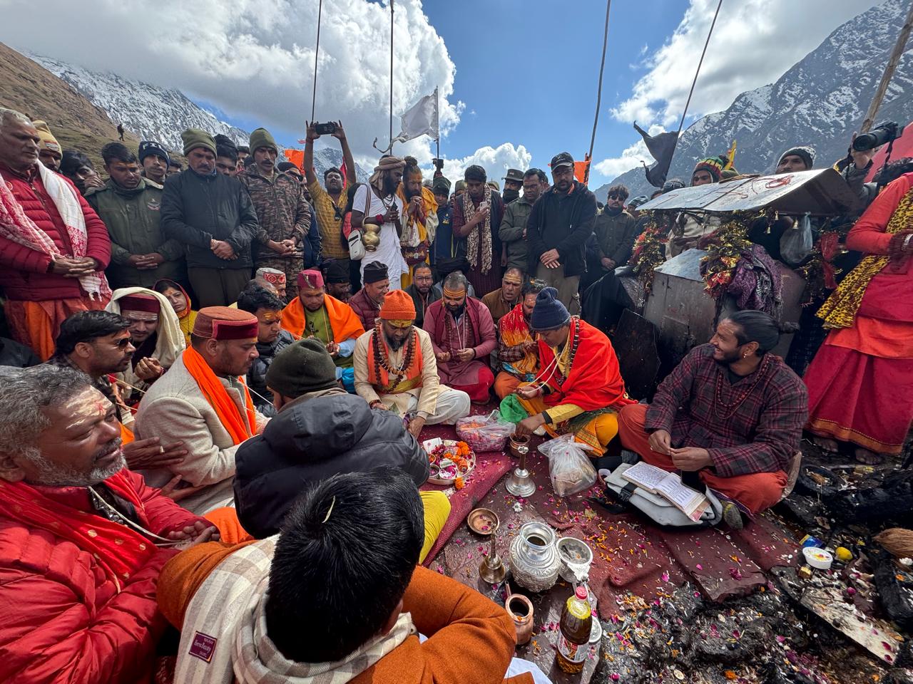 बाबा केदारनाथ धाम के क्षेत्र रक्षक भैरवनाथ भगवान के कपाट बंद बाबा केदारनाथ धाम के क्षेत्र रक्षक भैरवनाथ भगवान के कपाट बंद