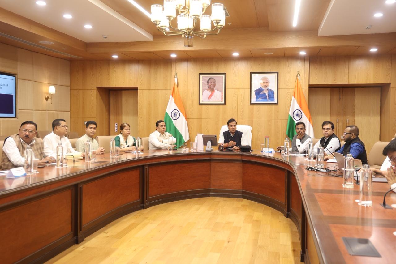 भूपेन हज़ारिका की पुण्यतिथि विशेष रूप से मनाने की तैयारी बैठक करते हुए मुख्यमंत्री डॉ हिमंत बिस्व सरम। भूपेन हज़ारिका की पुण्यतिथि विशेष रूप से मनाने की तैयारी बैठक करते हुए मुख्यमंत्री डॉ हिमंत बिस्व सरम।