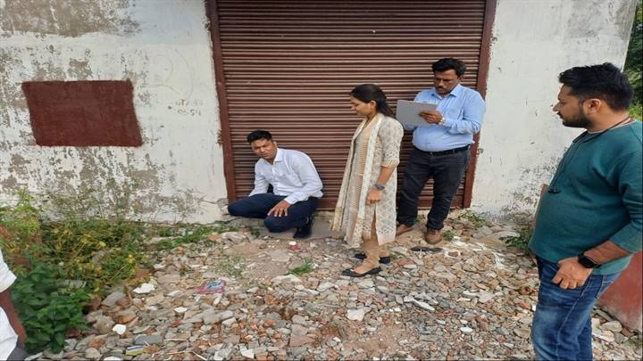पटाखों के गोदाम किए गए सील पटाखों के गोदाम किए गए सील
