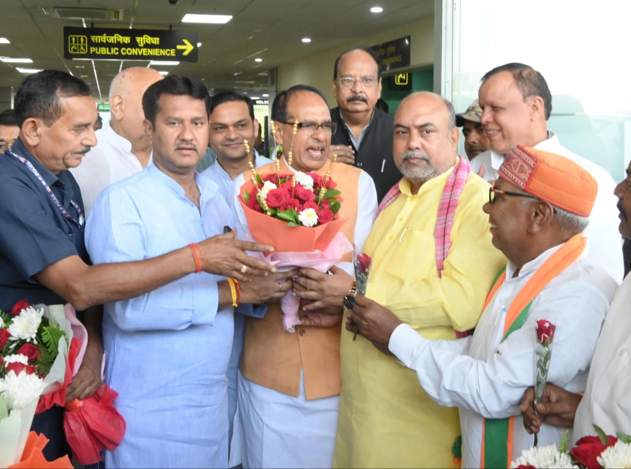 केंद्रीय कृषि मंत्री शिवराज सिंह चौहान का गोरखपुर आगमन पर भव्य स्वागत*