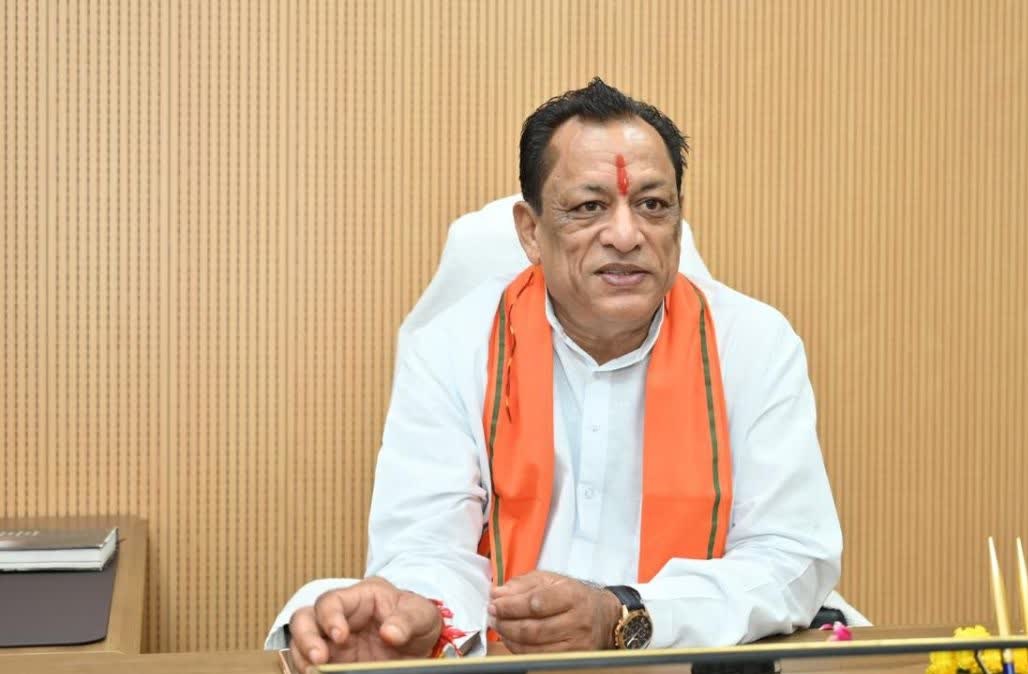सरकारी नौकरी के वादे पर खरी उतरी राजस्थान सरकार: मंत्री जोराराम कुमावत सरकारी नौकरी के वादे पर खरी उतरी राजस्थान सरकार: मंत्री जोराराम कुमावत