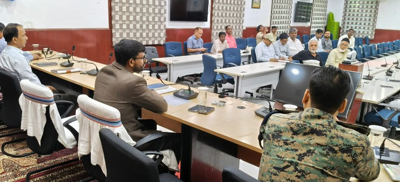 Araria Photo: DM in the peace committee meeting Araria Photo: DM in the peace committee meeting