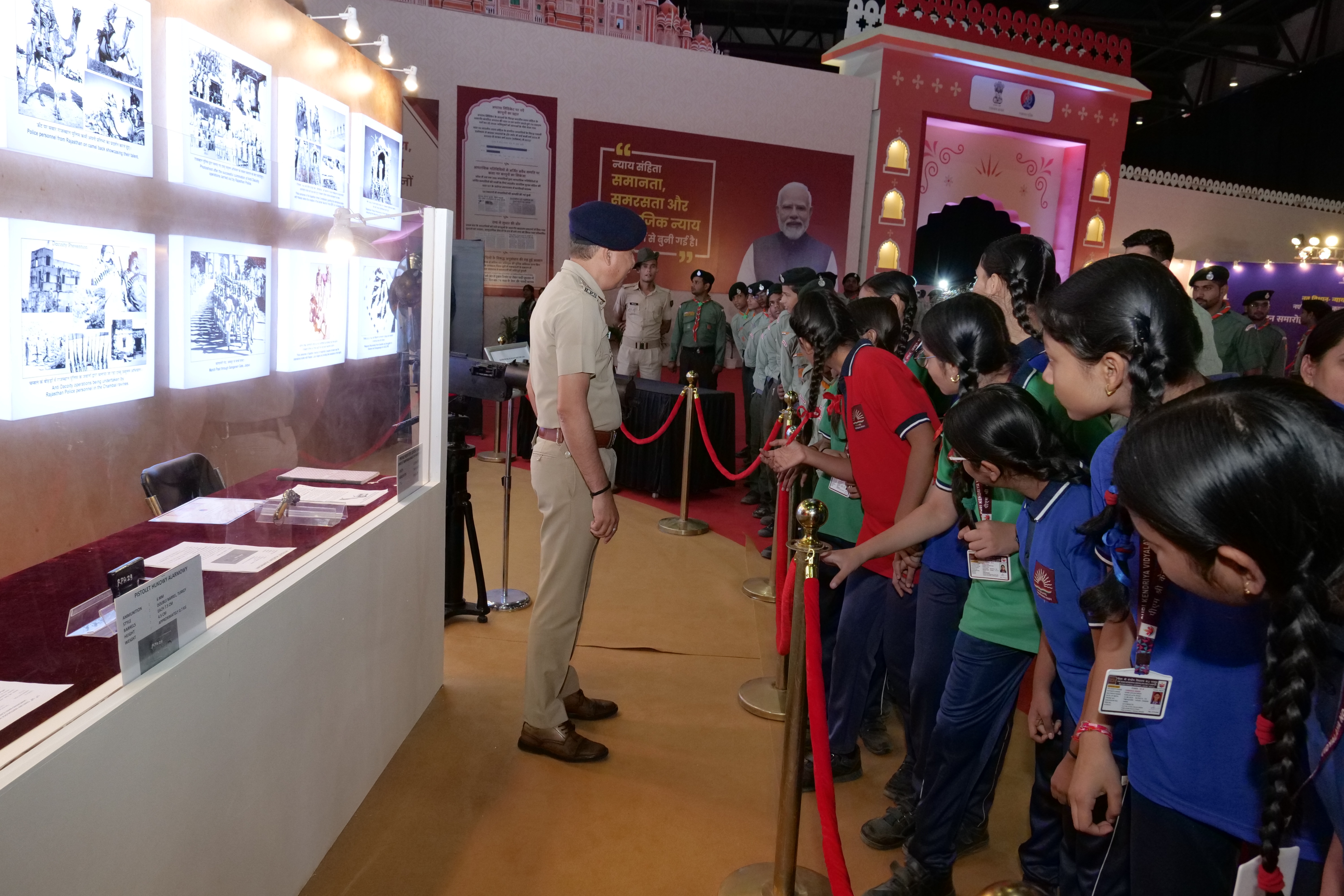 कानून का नव विधान: जयपुर में पुलिस की हाई-टेक प्रदर्शनी अब 19 व 21 अक्टूबर को खुली रहेगी कानून का नव विधान: जयपुर में पुलिस की हाई-टेक प्रदर्शनी अब 19 व 21 अक्टूबर को खुली रहेगी