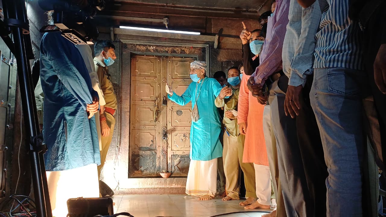 बांकेबिहारी मंदिर का ताशपाेश बांकेबिहारी मंदिर का ताशपाेश