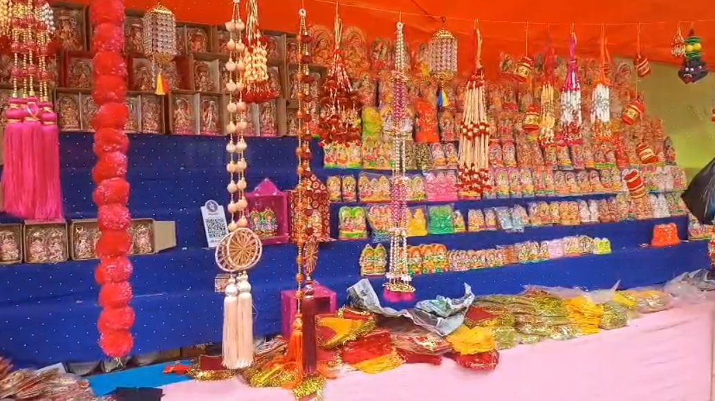 Markets decorated on Dhanteras, there will be a lot of shopping Markets decorated on Dhanteras, there will be a lot of shopping