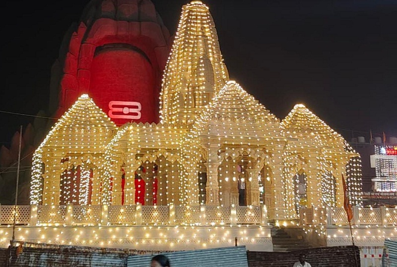 रंग बिरंगी रोशनी से रोशन हुआ कुबेरेश्वरधाम रंग बिरंगी रोशनी से रोशन हुआ कुबेरेश्वरधाम