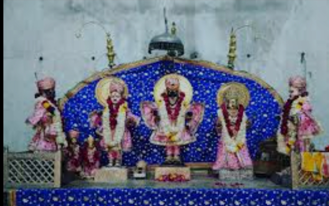 श्रीरामचंद्र जी मंदिर में ठाकुर जी धारण करेंगे भक्तों की पोशाक श्रीरामचंद्र जी मंदिर में ठाकुर जी धारण करेंगे भक्तों की पोशाक