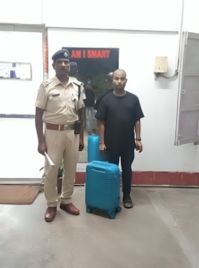 खड़गपुर आरपीएफ ने बरामद किए गुम और खोए बैग खड़गपुर आरपीएफ ने बरामद किए गुम और खोए बैग