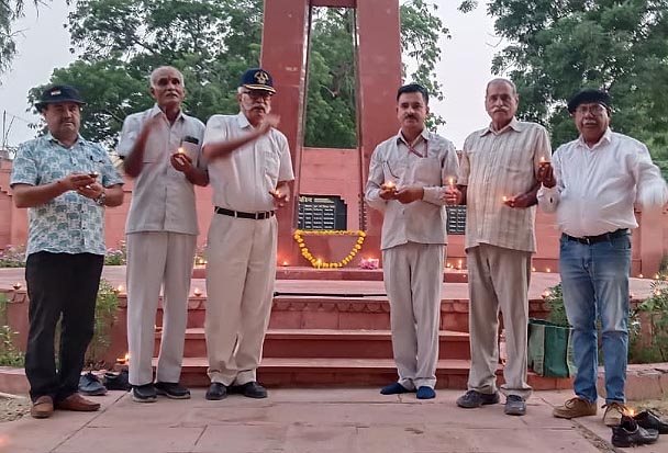 A lamp celebrated in the name of martyrs at War Memorial Public Park