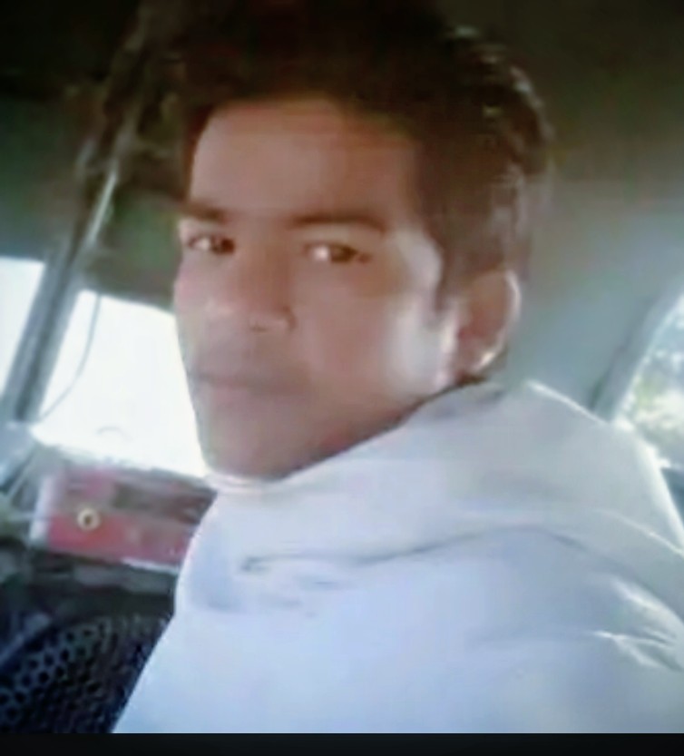 मृतक पवन कुमार कश्यप का फाइल फोटो मृतक पवन कुमार कश्यप का फाइल फोटो