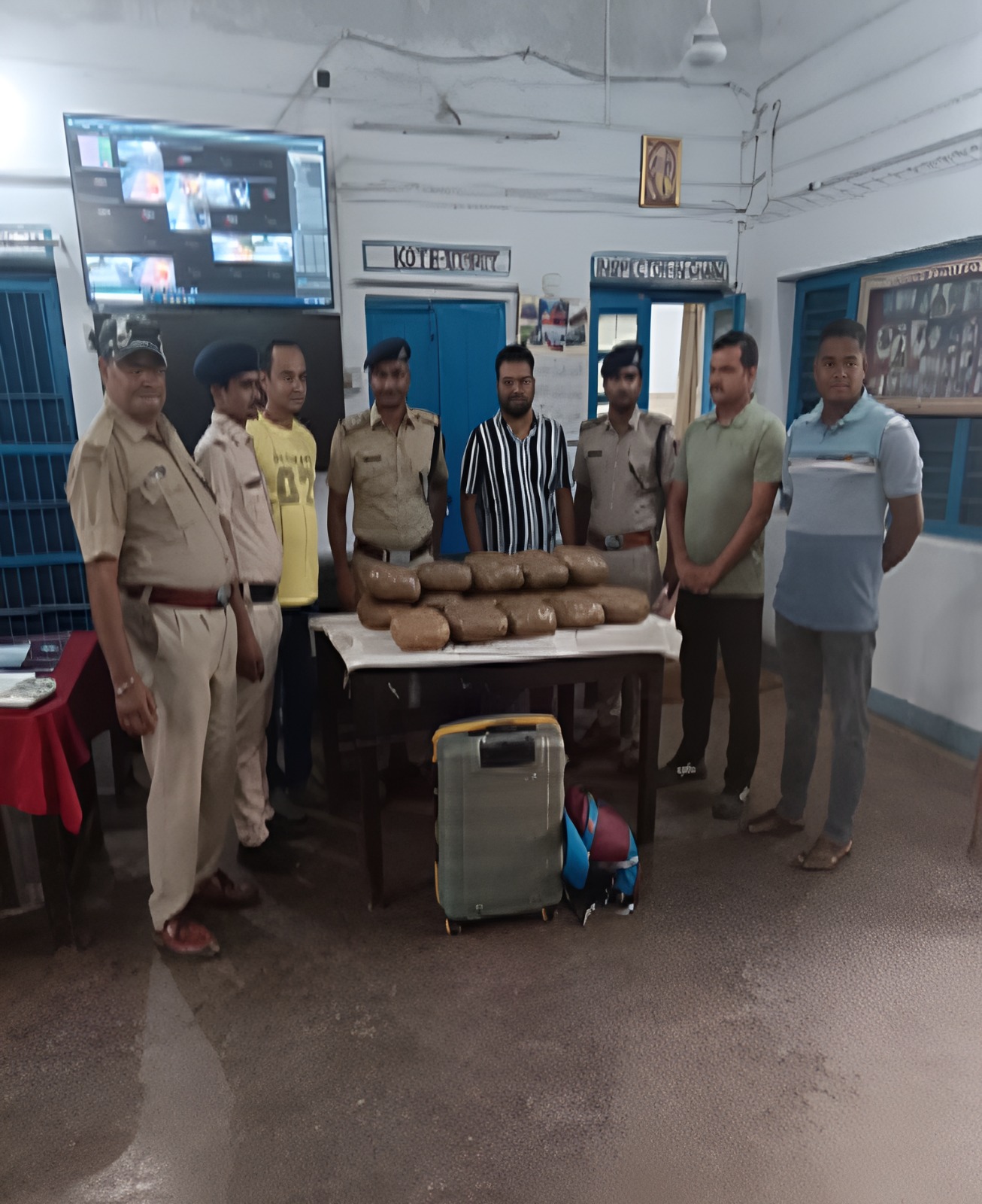 RPF-seizes 15kg ganja RPF-seizes 15kg ganja