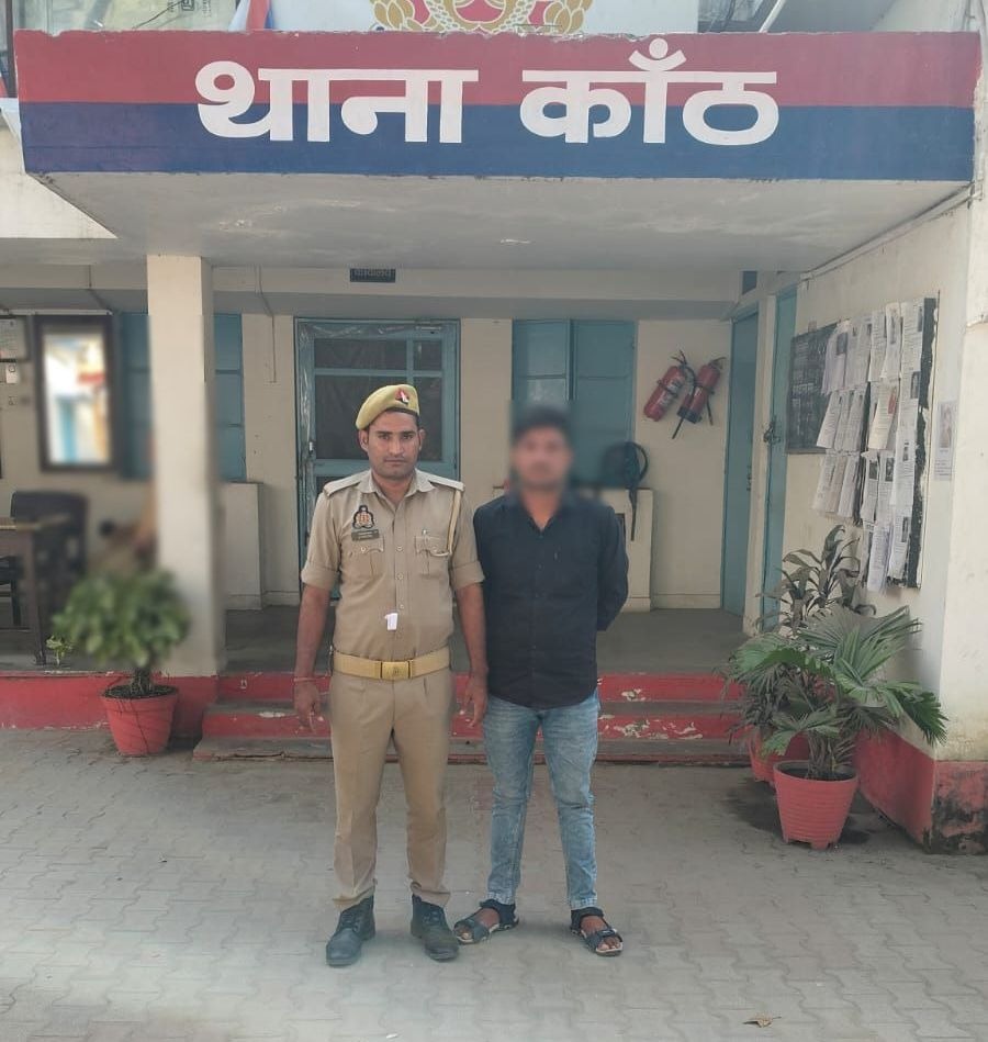 युवती से दुष्कर्म करने, अश्लील फोटो खींचने और शादी के तय रिश्ता को तुड़वाने की धमकी देने का आरोपित पुष्पेन्द्र उर्फ छोटू पुलिस गिरफ्त में।