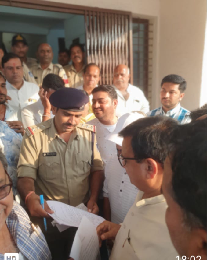 मामले में कांग्रेस ने सौंपा ज्ञापन