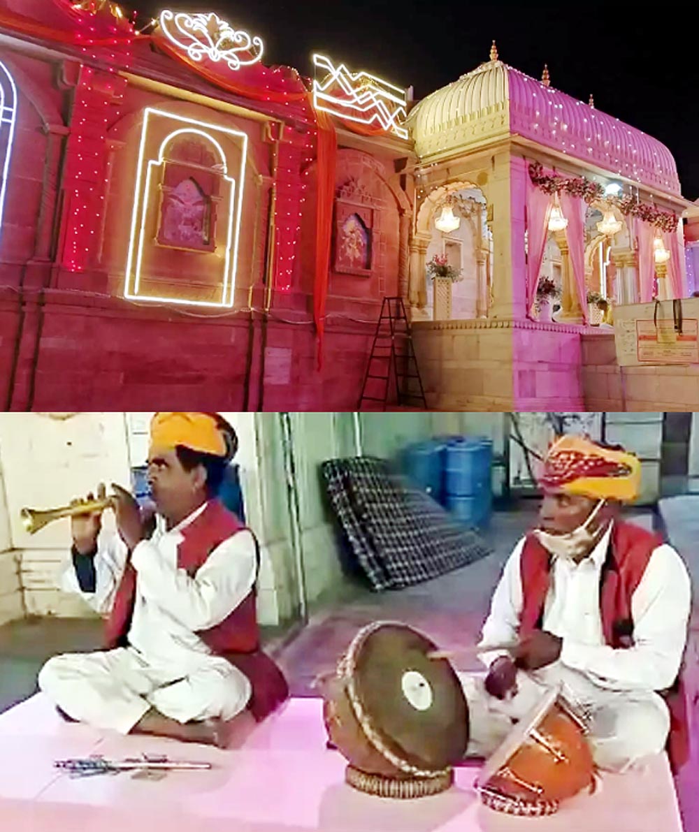 ठाकुरजी की प्रतिमा का अप्रतिम श्रंगार, लोक कलाकार नगाड़ा की ताल पर सारंगी की धुन में भजन सुना रहे
