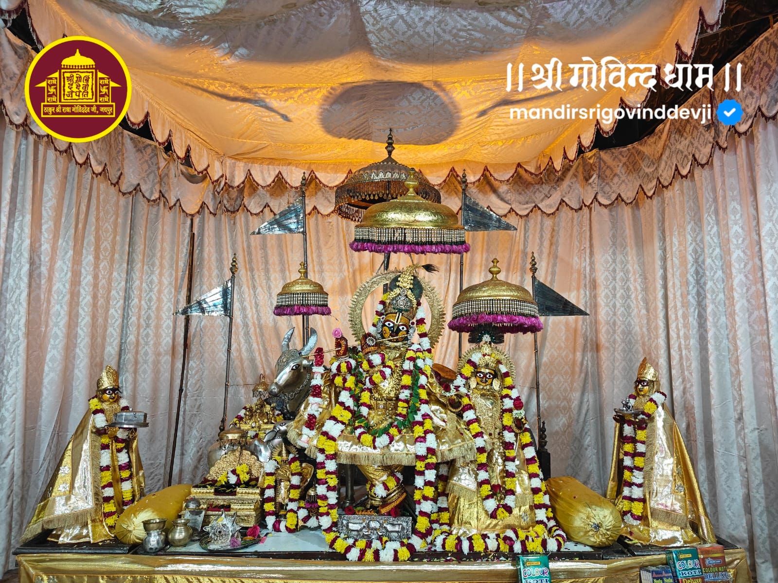 Crowd of devotees gathered in Govinddevji temple on Diwali.