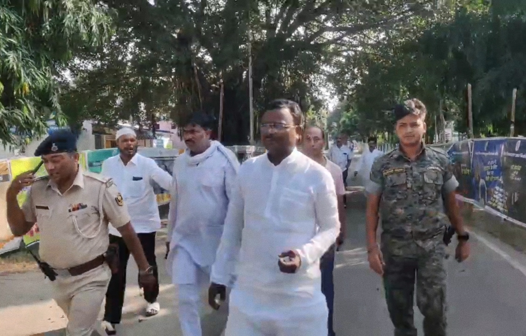 Araria Photo: Shahnawaz Alam going to file nomination forms Araria Photo: Shahnawaz Alam going to file nomination forms