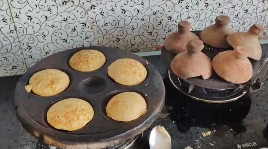 सिरमौर में दीपावली से लेकर भाई दूज तक बनाये जाते हैं पारम्परिक पहाड़ी व्यंजन। सिरमौर में दीपावली से लेकर भाई दूज तक बनाये जाते हैं पारम्परिक पहाड़ी व्यंजन।