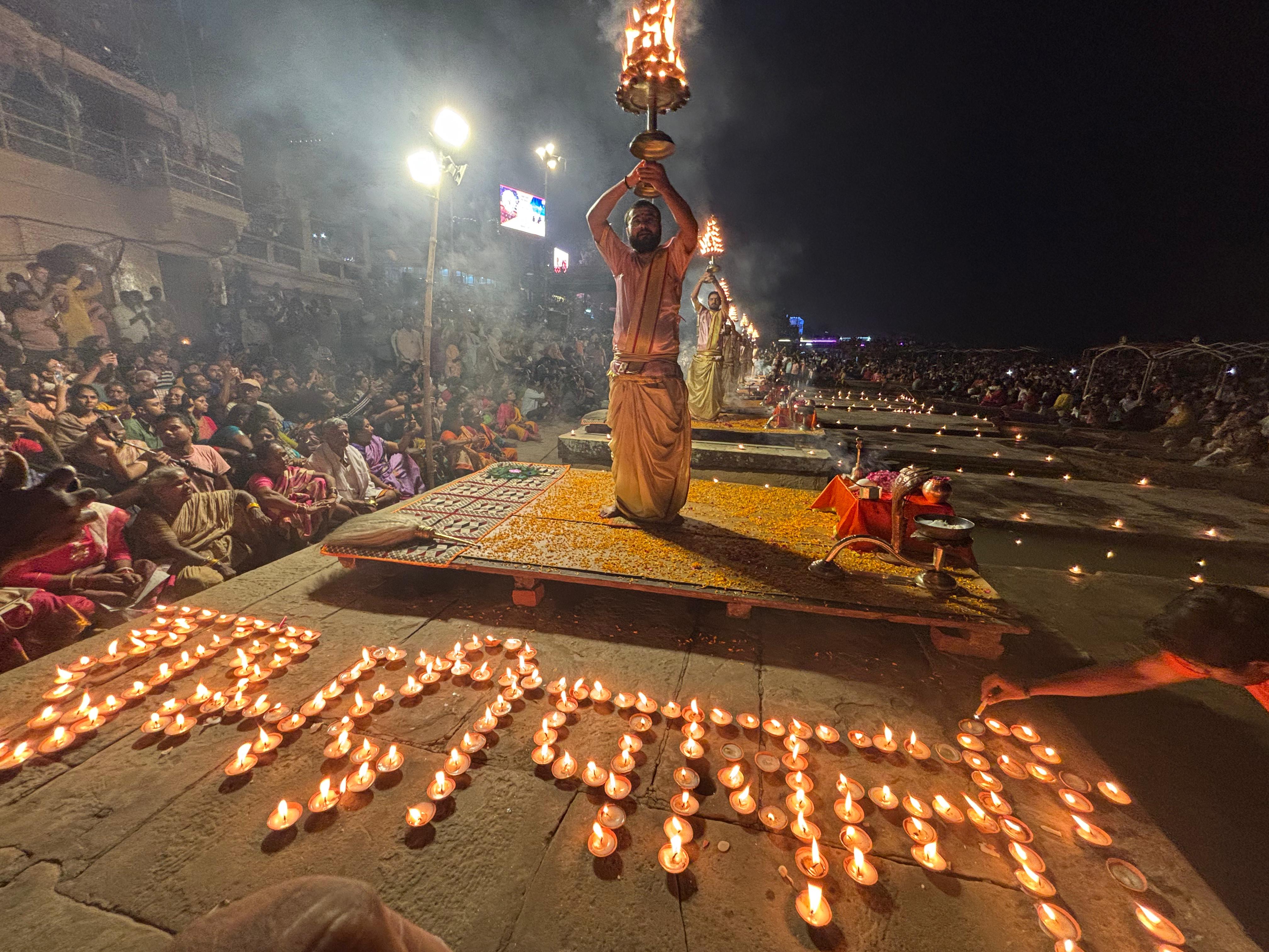 गंगाघाट पर गंगाघाट पर